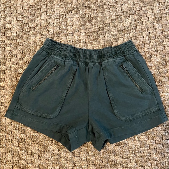 Aerie Forest Green Shorts - Picture 4 of 8